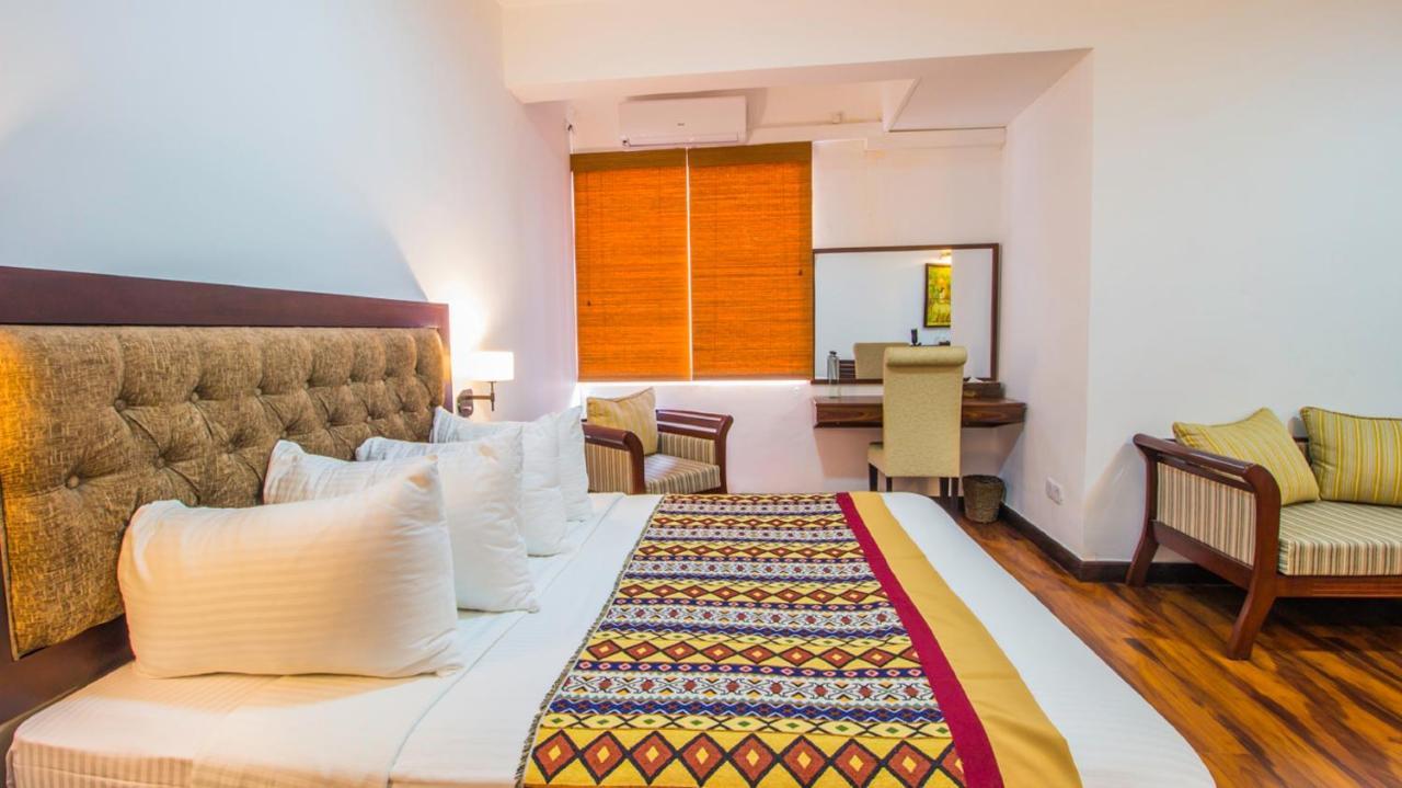 Pearl Royal Hotel, Colombo Esterno foto